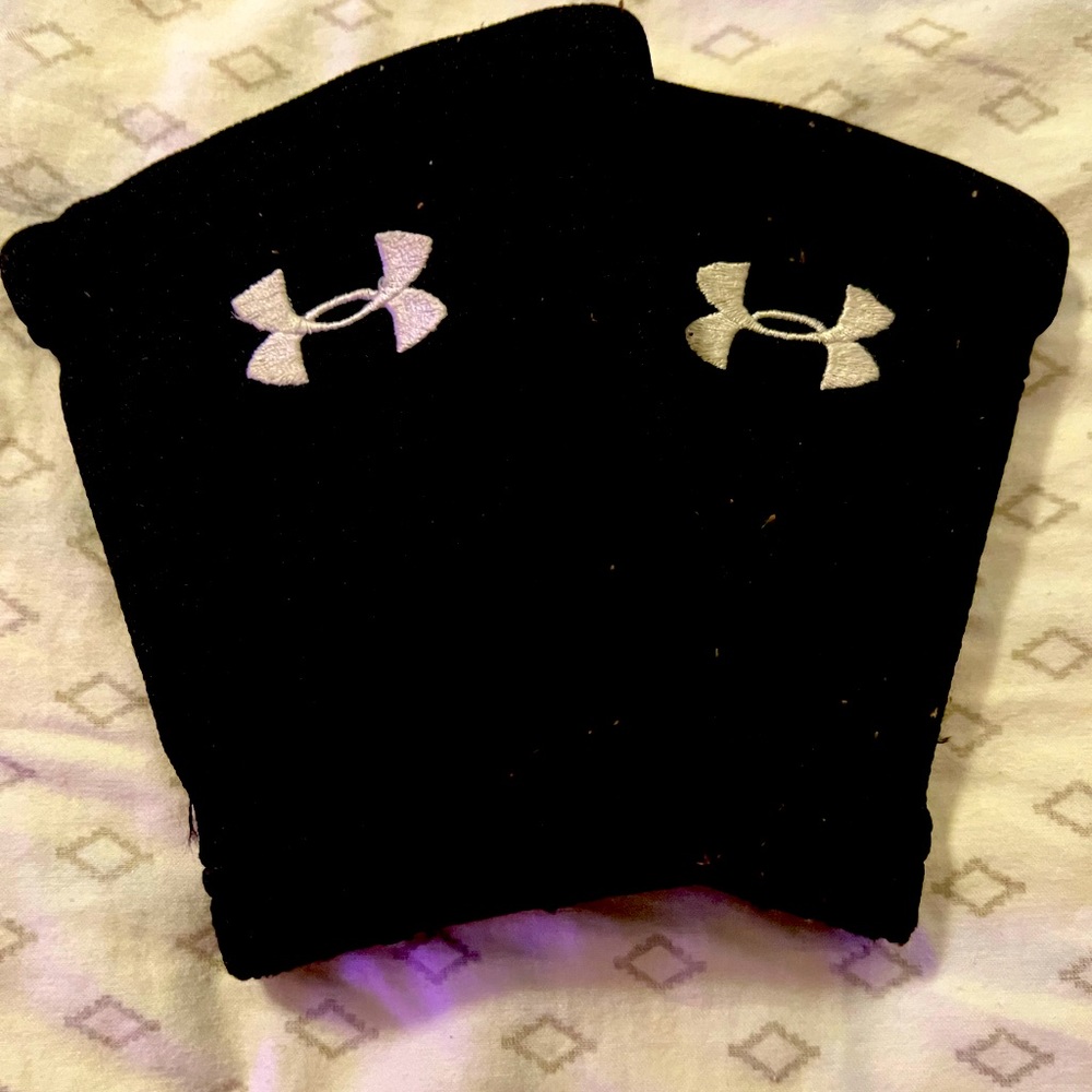 Under Armour boys Youth black wrestling Knee Pads